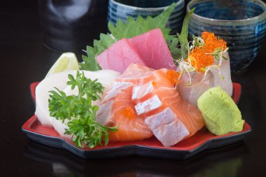 Japon mutfağı. sashimi arka planda