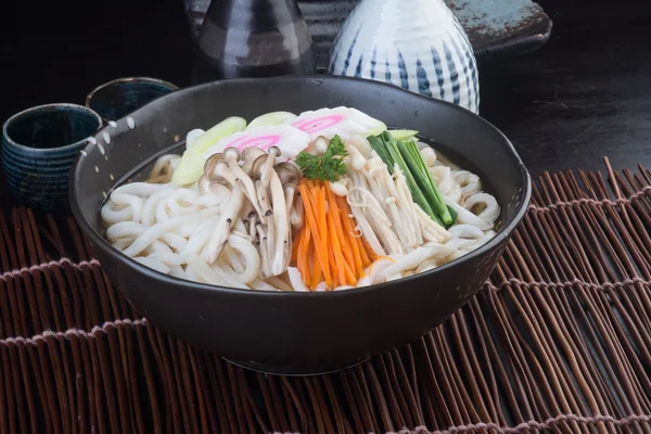 Japanische Küche. udon auf dem Hintergrund — Stockfoto