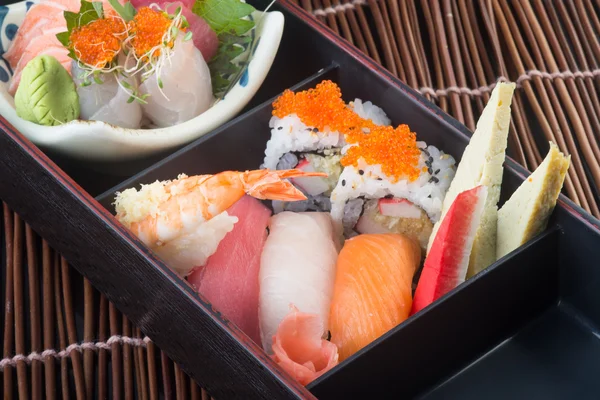 Japanese cuisine. sushi on the background — Stock Photo, Image