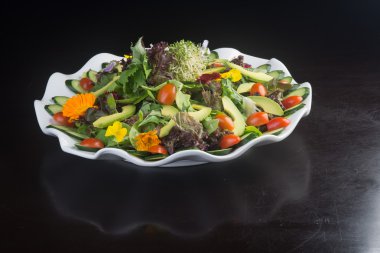 salata. arka planda salata