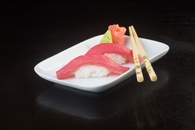 Japon mutfağı. arka planda suşi orkinos