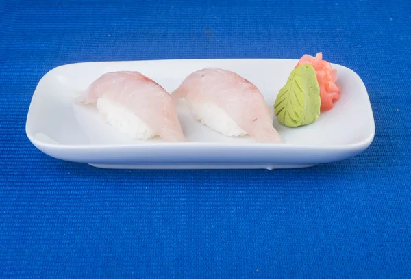 Cucina giapponese. sushi sullo sfondo — Foto Stock