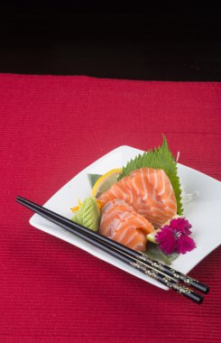 Japon mutfağı. sashimi arka planda