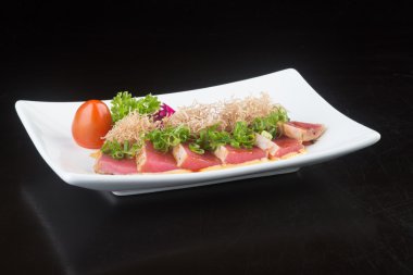 Japon mutfağı. sashimi arka planda