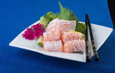 Japon mutfağı. sashimi arka planda