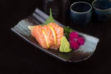 Japon mutfağı. sashimi arka planda