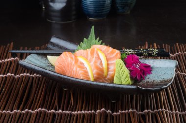 Japon mutfağı. sashimi arka planda