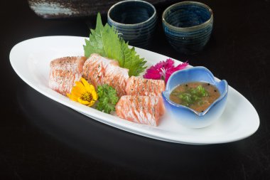 Japon mutfağı. sashimi arka planda