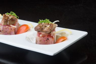 Japon mutfağı. sashimi arka planda