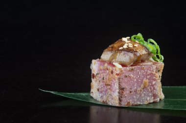 Japon mutfağı. sashimi arka planda