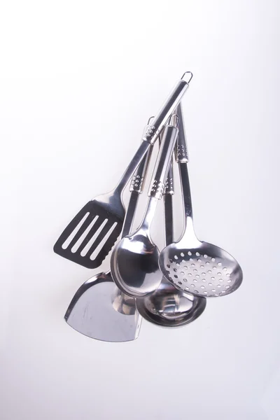 Μαγειρικά σκεύη. utensilson κουζίνα σε φόντο — Φωτογραφία Αρχείου