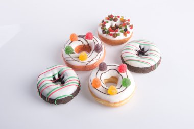 bir arka plan üzerinde çeşitli börekler çörekler