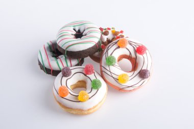 bir arka plan üzerinde çeşitli börekler çörekler