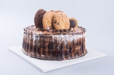 kek. Çikolatalı dondurma pasta arka plan üzerinde