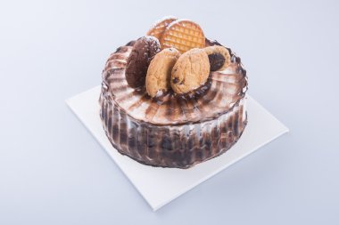 kek. Çikolatalı dondurma pasta arka plan üzerinde