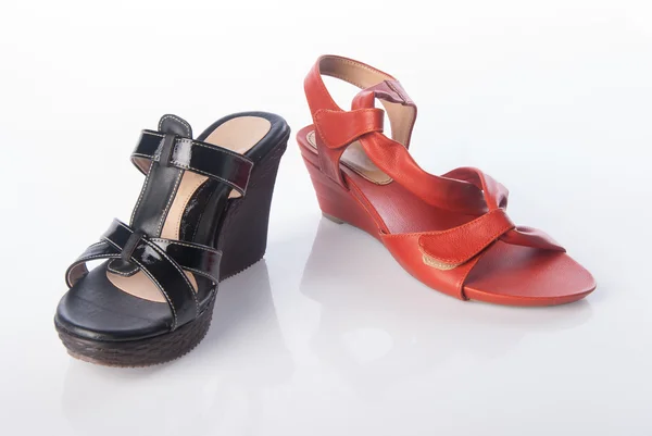 Arka planda kadın moda sandal — Stok fotoğraf