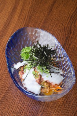 Japon mutfağı. sashimi arka planda