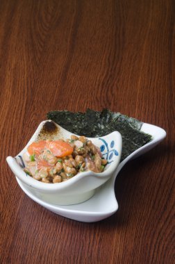 arka planda Japon natto