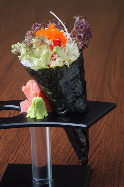 Cocina japonesa. rollo de mano en el fondo — Foto de Stock