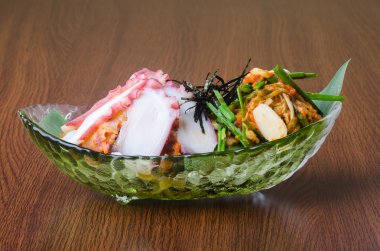 Japon mutfağı. sashimi arka planda