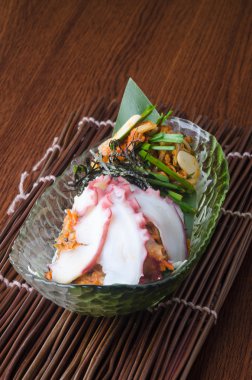 Japon mutfağı. sashimi arka planda