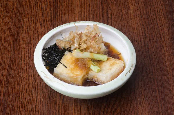 Japon mutfağı. arka planda Kızarmış tofu