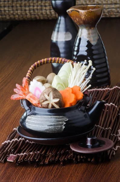 Страви японської кухні. суп на задньому плані — стокове фото