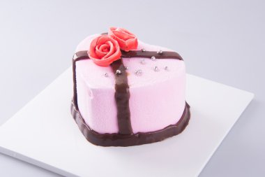 arka planda pastası, çilekli dondurma pasta