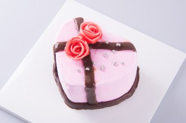 arka planda pastası, çilekli dondurma pasta