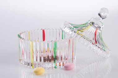 kavanoz. bir arka plan üzerinde kristal kavanoz.