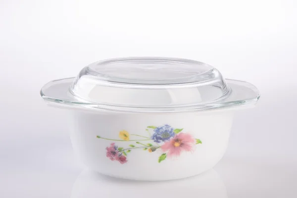 Skål. matlagning keramik skål på vit — Stockfoto