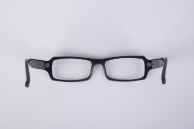 gözlükleri. arka planda gözüne gözlük