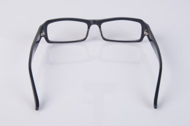 gözlükleri. arka planda gözüne gözlük