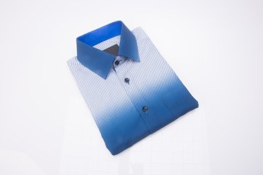 gömlek. bir arka plan üzerinde katlanmış erkek gömlek