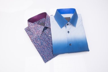 gömlek. bir arka plan üzerinde katlanmış erkek gömlek