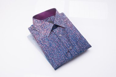 gömlek. bir arka plan üzerinde katlanmış erkek gömlek