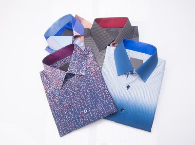 gömlek. bir arka plan üzerinde katlanmış erkek gömlek