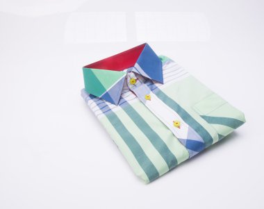 gömlek. bir arka plan üzerinde katlanmış erkek gömlek