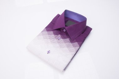 gömlek. bir arka plan üzerinde katlanmış erkek gömlek