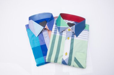 gömlek. bir arka plan üzerinde katlanmış erkek gömlek