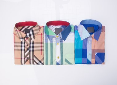 gömlek. bir arka plan üzerinde katlanmış erkek gömlek