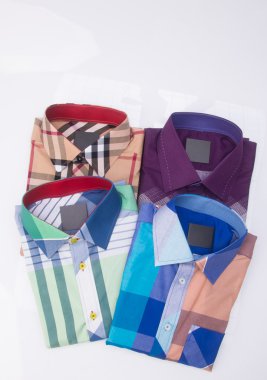 gömlek. bir arka plan üzerinde katlanmış erkek gömlek