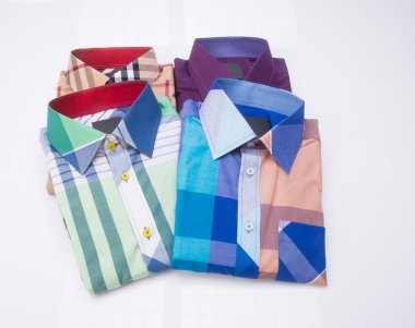 gömlek. bir arka plan üzerinde katlanmış erkek gömlek