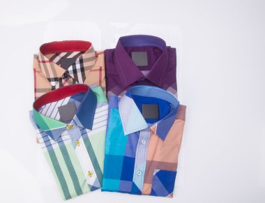 gömlek. bir arka plan üzerinde katlanmış erkek gömlek