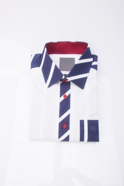 gömlek. bir arka plan üzerinde katlanmış erkek gömlek