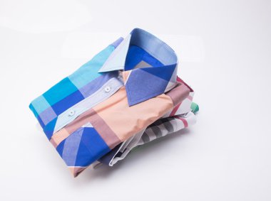 gömlek. bir arka plan üzerinde katlanmış erkek gömlek