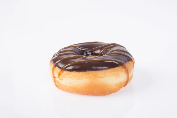 Schokoladen-Donuts auf weißem Hintergrund — Stockfoto