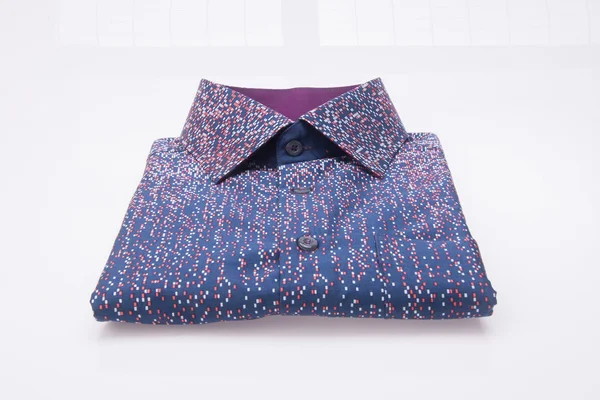 gömlek. bir arka plan üzerinde katlanmış erkek gömlek