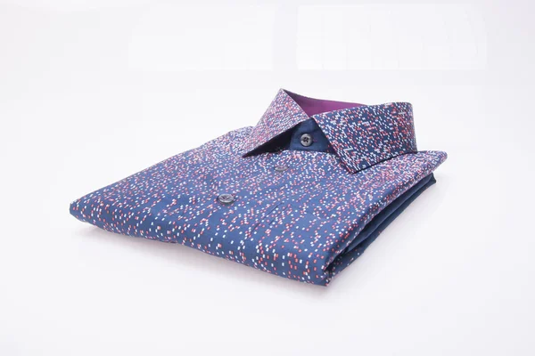 gömlek. bir arka plan üzerinde katlanmış erkek gömlek