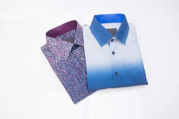 gömlek. bir arka plan üzerinde katlanmış erkek gömlek